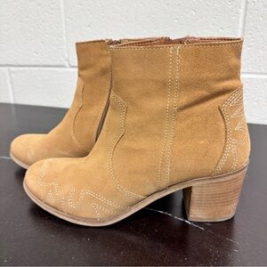 Texto Italian Suede Heeled Boots Tan size 39 8.5 side zip western design leather